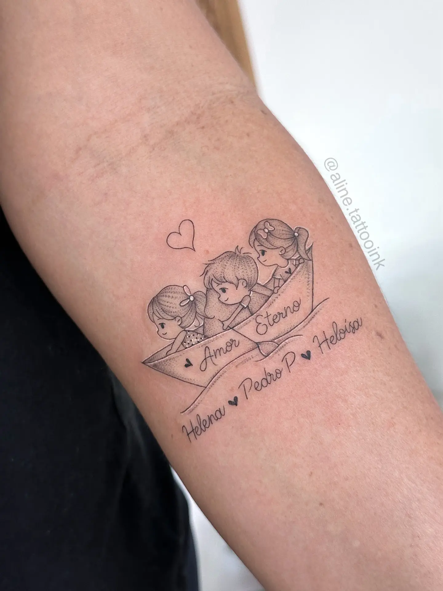 Tatuagem feita pela tatuadora Aline