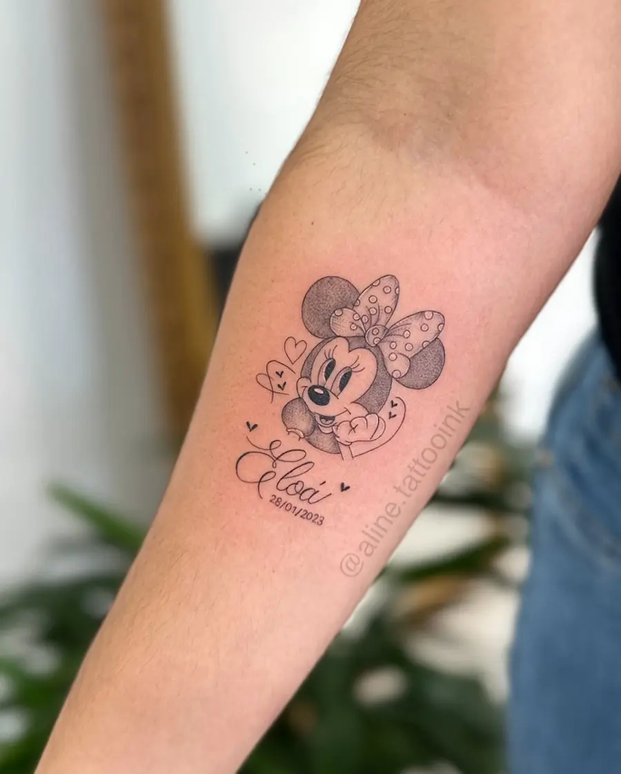 Tatuagem feita pela tatuadora Aline