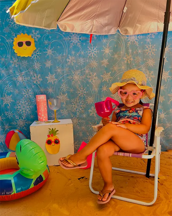Menina na Cadeira de Praia